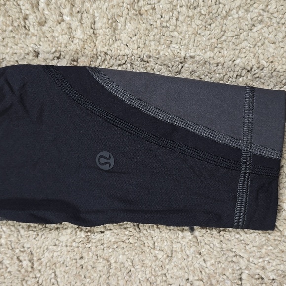 Lululemon Crop Leggings size 8 - Picture 6 of 7